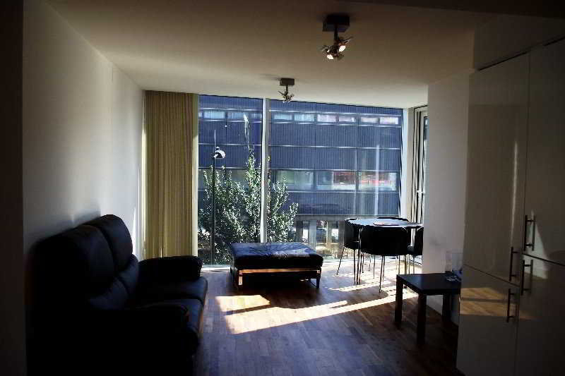 Access Camden Apartment *